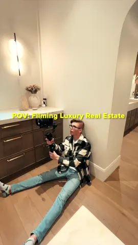 What you see vs what I see… #canoncamera #realestatevideographer #realestatevideography #realestatevideo #havencreatives #yycluxuryhomes 