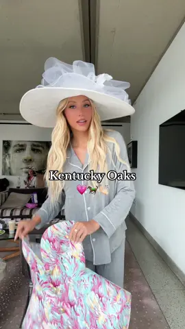 How INSANE 😭💗👏🏻 #kentuckyderby #kentuckyoaks #derby #horserace 