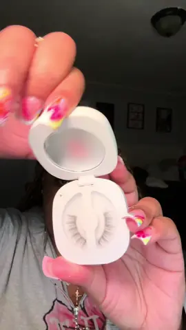 Would you try magnetic lashes? #BeautyTok #lashtips #wosado #magnetic 