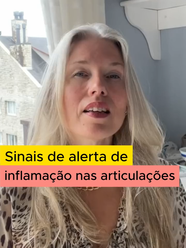 Inflamação e dor nas articulações: Entenda os sinais de alerta 🚨 Dores nas articulações: sinais de alerta que você não pode ignorar Muitas vezes, a dor nas articulações começa de forma sutil, como rigidez pela manhã ou desconforto após exercícios. Mas, você sabia que isso pode ser um sinal de inflamação? Lesões, desgaste natural ou doenças como artrite reumatoide podem provocar uma resposta inflamatória. Seu sistema imunológico reage liberando substâncias que causam inchaço, dor e rigidez, tentando curar a área afetada. Embora a inflamação seja uma resposta de cura natural, se ela se torna crônica, pode acabar danificando os tecidos das articulações e agravando a dor, podendo até mesmo levar a danos permanentes. 🔴 Fique atento a sinais como inchaço, vermelhidão, sensação de calor e dor contínua. Estes são indicativos de que a inflamação pode estar presente e requer atenção. 🔍 Controlar a inflamação não só alivia a dor mas também pode prevenir danos a longo prazo nas suas articulações. Intervenções através da alimentação remédio, estilo de vida e uma suplementação alvo são essenciais. 👉 Quer aprender mais sobre como você pode proteger suas articulações e combater a inflamação de maneira eficaz? Siga meu perfil para mais conteúdos sobre como manter suas articulações saudáveis e livres de dor longe da inflamação! #AlimentaçãoSaudável #NutriçãoFuncional #desinflame #desinflamar #SaúdeNatural #saude #saúde #vidasaudavel #saudeebemestar #janaínafischborn