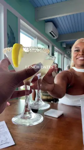 LUNCH DATE WITH MY SIS TO CELEBRATE HER BDAY @Mae Day 🥂#birthdaygirl #taurus♉️  #earthstrong #sanfordfl #lemondrop #lifestylevlog #foodies #friday #MelaninMagic 