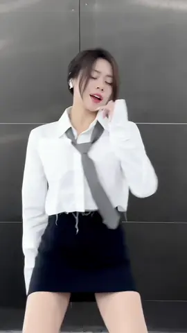 Trả lời @Phong ! Phong Hao hao thư kí thui được k các bác ơi 🤡  (dc:@Iwnlalinh) #xh #fyp #changchoichang #tiktokgiaitri #tiktokdancevn #vulaci #WomenOfTikTok 