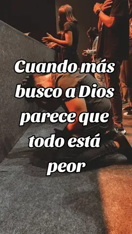 ¿Te pasa? Sientes que cuando más buscas a Dios parece que todo va peor?  Claro! el diablo no se queda tranquilo si te acercas a Dios. Pero sé perseverante que Dios pelea tus batallas. #motivacion #devocionales #biblia #creyendoycreciendo #jesusloveyou #jovenescristianos #viviendoconunproposito #jovenesconproposito #feyesperanza #buscaraDios #Diosprimero #dificultades #pruebasyluchas 