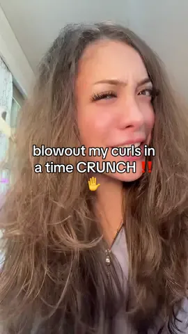 MY HAIR BLOWOUT ROUTINE IN LESS THAN AN HOUR (this may or may not have frizzed up by the end of the night 🥲) blowing out my hair takes me 3-5 buisness days and is a full WORKOUT 💇‍♀️💇‍♀️💔💔 #blowouthair #blowoututorial #sharkflexstyle #sharkflexstyleblowout #blowoututorial #blowoutbrush 