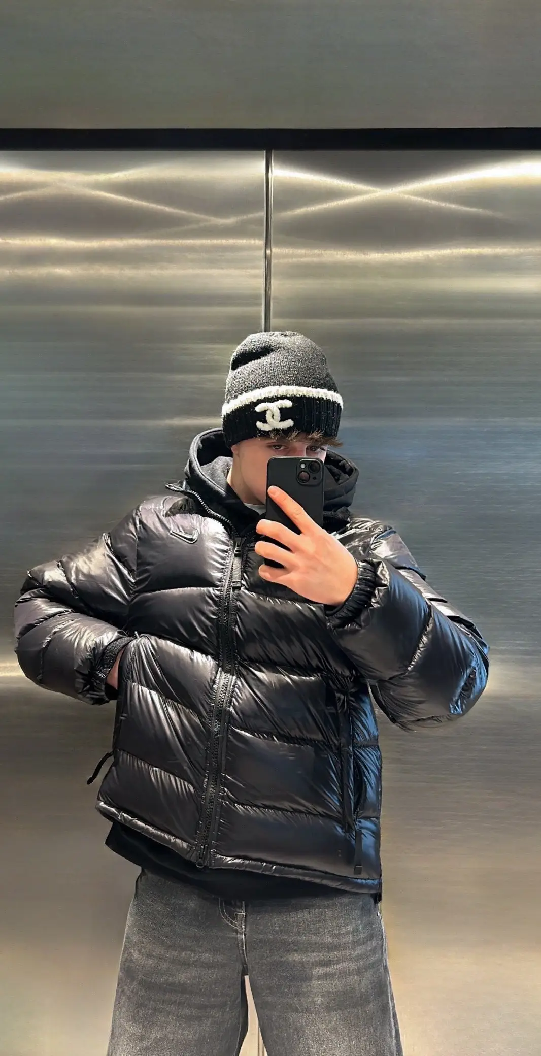 photo bump @itsmooritz on insta 🗣️ #viralvideo #fürdich #Lifestyle #aesthetic #fyp #gönnfy #fashiontiktok #streetwear #chanel #march #OOTD #StreetStyle #livinlife #goviral 