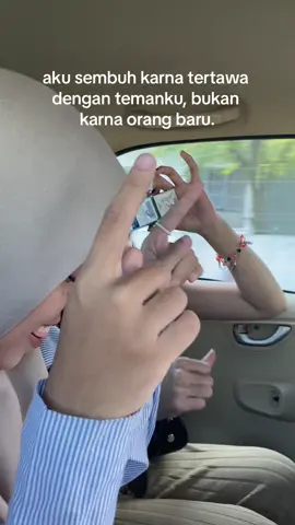 aku sembuh, karna temenku hebat dalam mengubah rasa sedih jadi bahagia#fypシ #foryou #xybca #temanterbaik 