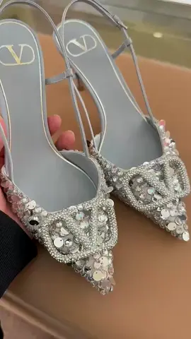 #heels #valentinoshoes #valentinoheels #luxuryshoes #luxuryheels #fyp 
