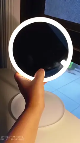 Get yours now!  #roundmakeupmirror  #ledroundmakeupmirror  #mirror  #viral  #makeupmirror  #fypシ゚viral  #fyp 