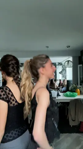 👯‍♀️