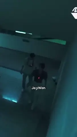 Taukan siapa yang paling penakut diantara mereka 😭😭. Mana si HeeKi sibuk ketawa doang😭 #enhypen #enhypenedit #engeneさんと繋がりたい #fypシ゚viral #zyxcba 