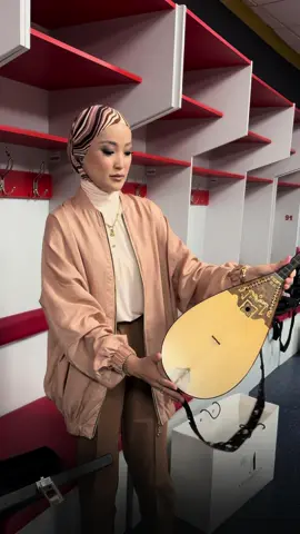 3’000$ тұратын домбыраммен таныс болыңыздар!😍 #dombyra #kazakhnationalinstruments #kazakhstan 