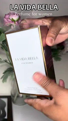 #lavidabella #lavidabellaperfume #perfumeforwoman #perfumetiktok #tiktokperfumereview 
