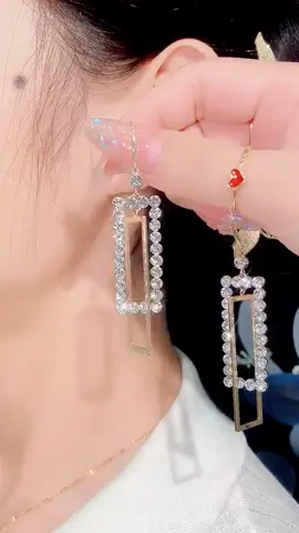 #earrings #fashionjewelry #jewelry #fashion #tiktokshopjewelry #foryou  #TikTok🇺🇸#tiktokmademebuyit #TikTokShopFashion #bestearring #ornaments 