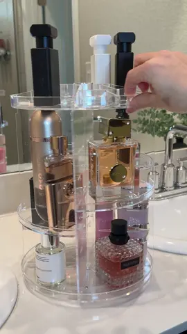 This rotating organizer is amazing to store your makeup , skincare , or perfumes 🤍. I love organization becuase it just gives me mental peace 🤍 #organizer #makeuporganizer #perfume #perfumetiktok #organization #organizedhome #organizingtiktok 