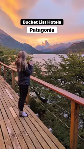 Save my bucket list hotels in Patagonia ⛰️  We stayed at some amazing places in Patagonia, so I really wanted to share my favourite spots. I have written a full blog on all of our stays during our time in Patagonia, so check out my blog at Sea2Peak, the link is in bio!