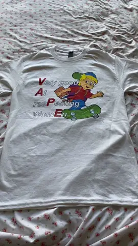 Shop this tee, link in bio or eyecandyusa.shop 😊🛍️#shippingorders #bestie #tees #printing #relatable #memeshirts #funnytees #coquette 