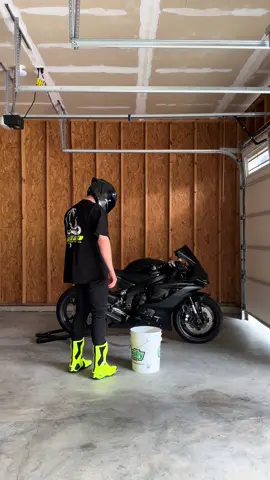 if you laugh, you follow 🦑🥸 #fyp #viral #motorcycle #comedy #humor #yamaha #r6 #squidsquad 