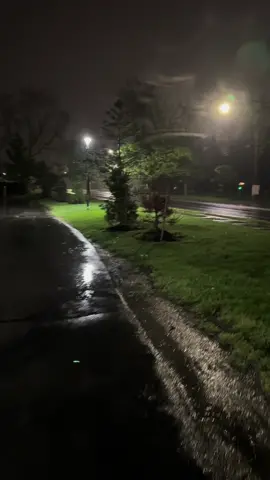 #fypシ゚ #walking #spring #rain #cinematography #videography #iphone15promax #4k 