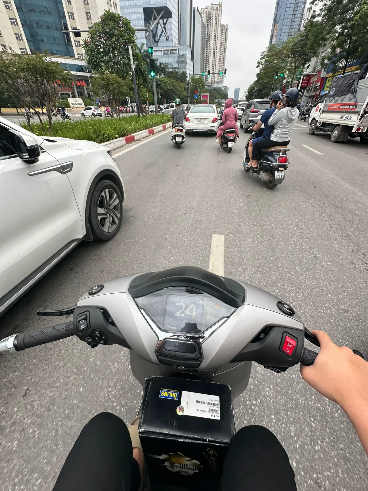 Lúc làm không ai hay lúc phông vạn người biết #fninetea #vespa #sh350 #xuhuongtiktok 