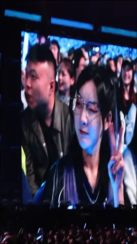 美女被薛之谦发现 #发现美 #万万没想到 #fyp #搞笑 