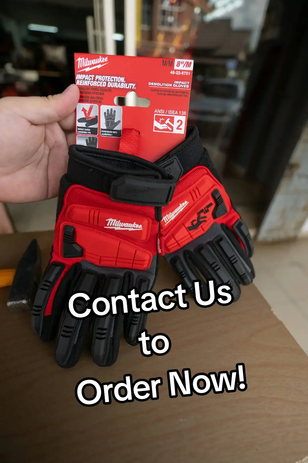 Milwaukee Impact Demolition Gloves, ANSI/EN388 Certified. Features SMARTSWIPE, allows the use of touch screen devices, contact to order now! #ppe #gloves #impactgloves #demolition #demolitiongloves #impactprotection #hammering #milwaukee #milwaukeegloves #milwaukeetools 