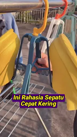 Sepatu lebih cepat kering kalau digantung pakai ini #gantunganjemuran #jemuransepatu #jemuran #gantungan 
