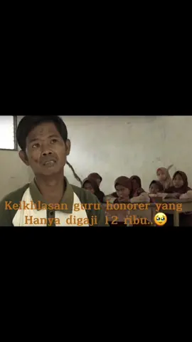 Kondisi sekolah nya juga rapuh ,..☹️🥺#fyp#miris#guruhonorerindonesia