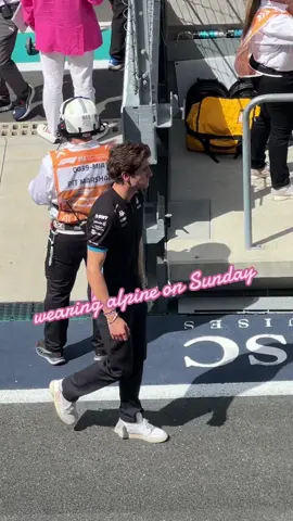 Pls dont tell me his secret to volume and shine is no conditioner too 😩 #jackdoohan #alpinef1 #f1fangirls #shelovesf1 
