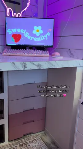 my office is small but it has so much storage 💗  #office #pinkoffice #pink #pinkaesthetic #obsessed #viral #homefinds #contentcreator #contentcreatortips #latinastiktok #fyp #paratiiiiiiiiiiiiiiiiiiiiiiiiiiiiiii #SmallBusiness #smallbusinesscheck #smallbusinessowner #smallbusiness 