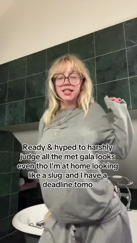 MERRY MET DAY to those who celebrate , today we roast and appreciate the icons in fashion , its the celebrity olympics people #metgala #metmonday #roast #fashion 
