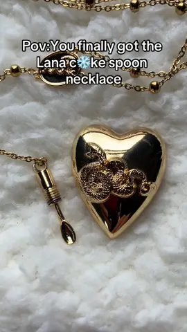Im keeping it forever 🥹 #lanadelrey #lanadelreyedit #lanadelreynecklace #necklace #lanacult #coquette 