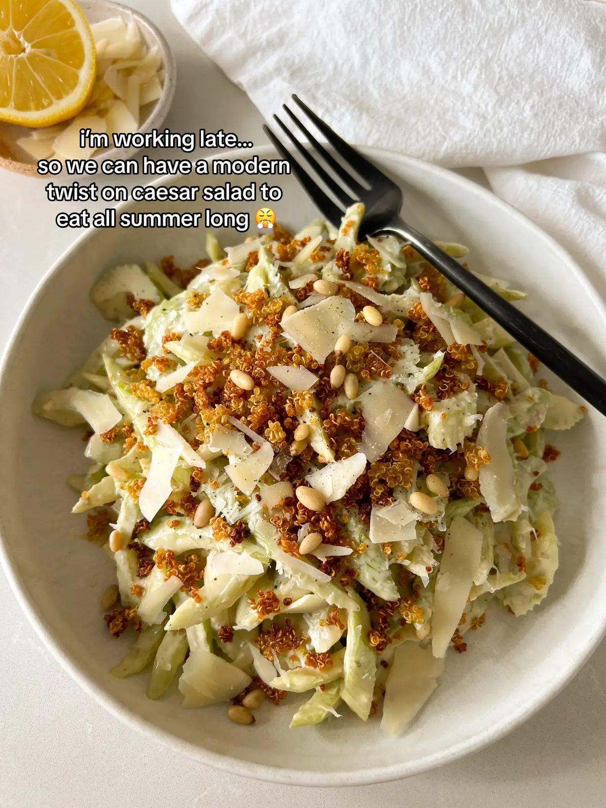 crunchy celery, creamy (mayo & anchovie-free) tahini cassar dressing and crispy quinoa!! on repeat all summer long 👏 inspired by the one from Coppa in Boston! full recipe is up on my site #celery #caesarsalad #tahinidressing #vegetarian #glutenfree #crispyquinoa #healthysaladrecipes #healthydinnerideas 