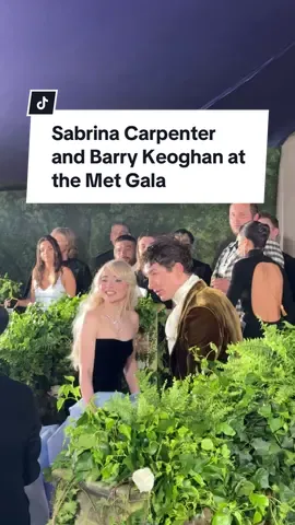 #SabrinaCarpenter and #BarryKeoghan are #MetGala official. 