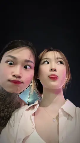 Ai đây nè 
