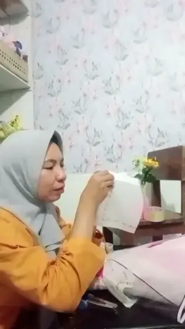 Pekerjaan yg menyenangkan adah Hobby yg di bayarkan. 