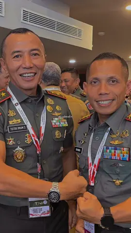 Letkol Infanteri Eka Wira Dharmawan, S.A.P., M.Si. lahir di Bali 22 Oktober 1981. Merupakan seorang Perwira Menengah TNI AD yang pernah menjabat menjadi Komandan Kodim 1616 Gianyar, Bali. Beliau di juluki sebagai King Sparco karena kekuatan fisik nya. #viral #tni #tniindonesia🇮🇩 #tniad #casis #casistnipolri #prabowo #jokowi 