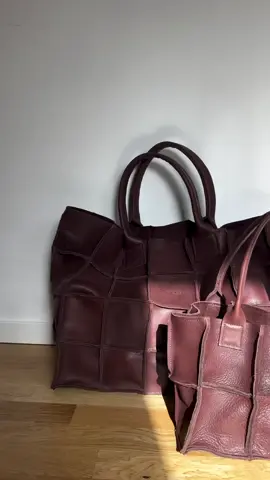 Midi Zero Waste Bag i Zero Waste Big Bag #ZeroWasteFashion #zerowaste #slowfashion #bag #fashion #OdratowanaSkóra #midibag #torebki #torebkiskórzane #LuksusZDuszą #bestbag #bigbag #fashiontok 