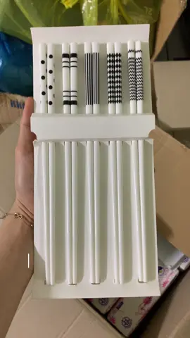 Đũa gốm sứ sang trọng ,không lo ẩm mốc và cong vênh