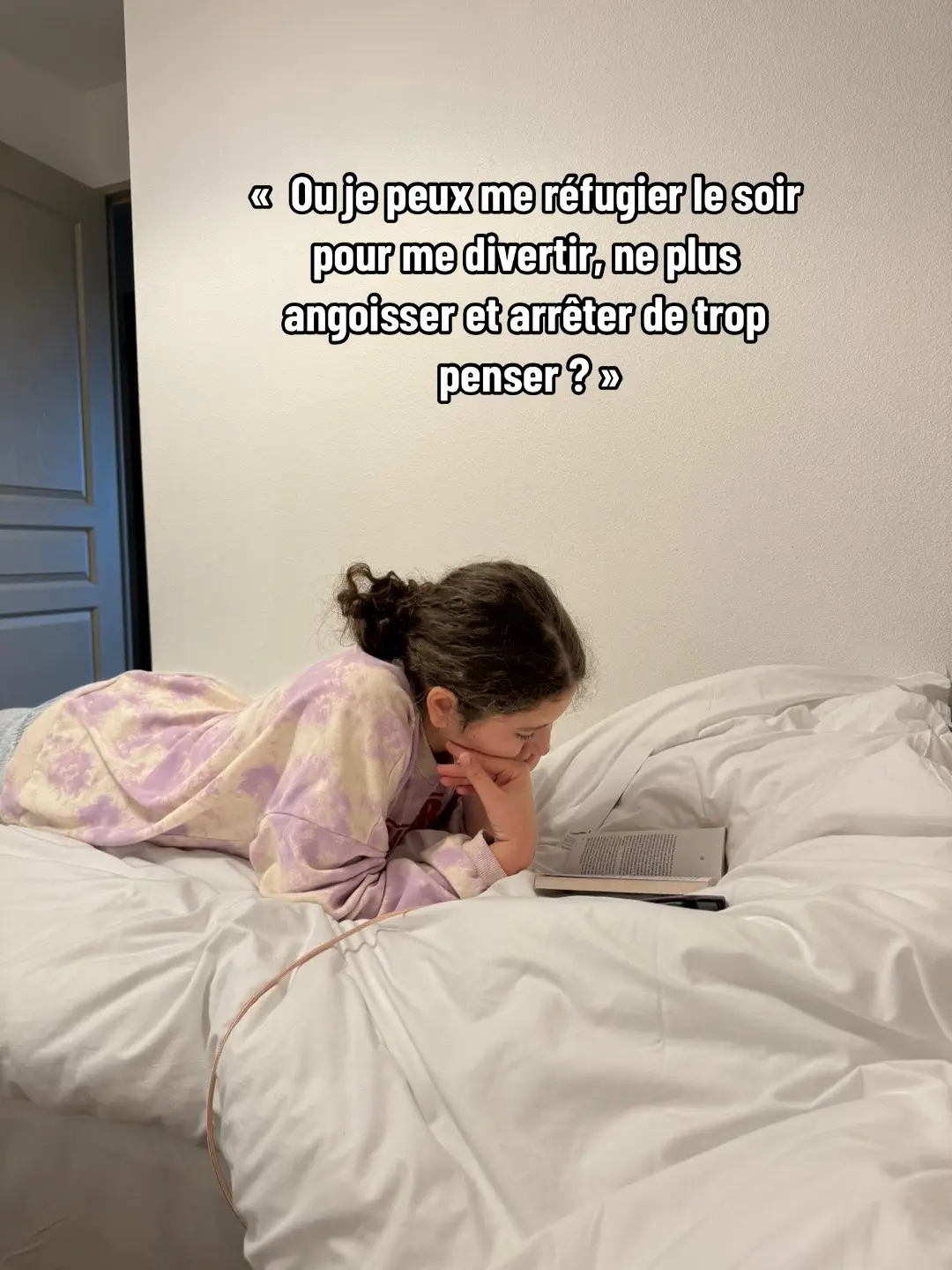 Tape « tout simplement mae » dans ta barre de recherche YouTube et rejoins nous. Si non, regarde le lien en bio ⬆️ #Vlog #safeplace #slowlife #filles #fille #vlogger #angoisse #crisedangoisse #overthinking 