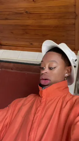 Dont move dont move😂😂😭#SAMA28 #trending #pickupthesoap #viral #funny #explore #foryoupage 