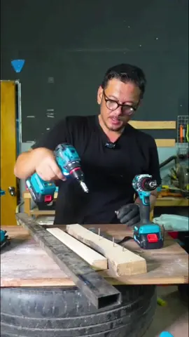 Drill driver baru dari dagmara. Drill driver 21v brushless. Drill padu harga mampu. Drill package 2 bateri kena ada setiap rumah. Drill driver 60Nm. #dagmara #dagmaradrill #drillmurah #drillpadu #drill #drilldriver #masterchor #drillserbaguna 