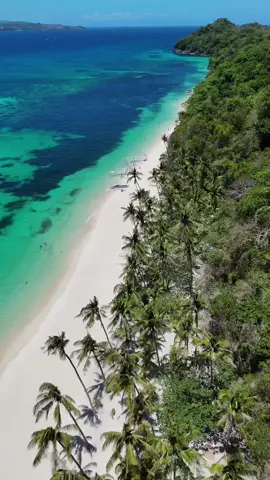 Drone scenery from Boracay🌴 Enjoy📸 Rate 1-10?🌏 . . . #lukasveitl #drones #dronestagram #philippines #travelphilippines #filipiny #cestovani #dji #boracay #dronelife #pilot #czech #ocean #palms 