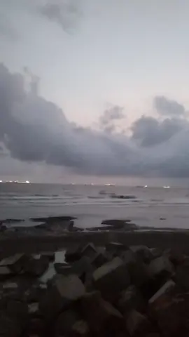 শুধু মাত্র বাতাসের শব্দটা ফীল করেন
