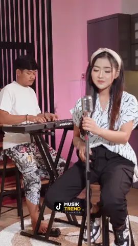 #musiktrend_ #musiktrendofficial #lalaatila #kitirsumilir #musiktiktok #lewatberanda #fyp 
