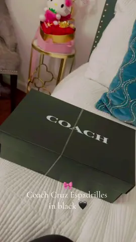 Unbox with me 🎀🖤 ✨#coach #espadrilles #ootdstyle #fyp #fresitas🍓 #girls #contenido 