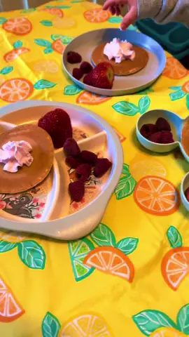 #toddlerbreakfast #toddlers #toddlermom #momofthree #sahm #easybreakfast 