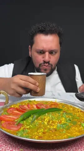 #بيض كيما 🇮🇳🍳 على الطريقة الهندية الاصلية  . حلقة رقم ١ من الموسم الثاني من سلسلة #طبخ_البيض_بالمنزل  . المقادير :  1- بيض مسلوق 8 2- طماطم 400 جم 3- سمن 100 مل 4- الثوم 20جم 5- الزنجبيل 30جم 6- فلفل اخضر بارد 4 حبة 7- كزبرة 30جم 8- نعناع 30جم 9- زيت نباتي 20 مل 10- فلفل الكشميري 10جم 11- كمون 10جم 12- الكزبرة 10جم 13- ماسالا 10حم 14- ملح 5جم   الارشادات: 1- بيض مسلوق بعدها يبرد بحمام ثلج 2- بصاج طماطم مقطع ناعم مع سمن والزنجبيل وثوم يحمر ننزل بالفلفل البارد والبهارات ونبرش البيض فوق الخليط . #tiktokcookbook #egg #breakfast 