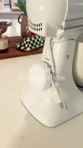 So handy!🙌🏼 Links are in my bio to shop!💕 #amazonfinds #KitchenHacks #organize #kitchenaid #baking #amazonmusthaves #amazonhome 