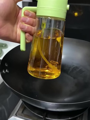 Olive oil spray bottle,can also be poured!2 in 1 olive oil Dispenser Bottle #cooking#cookingtools #kitchentool #oildispenser#oilsprayer #cooktok #tiktokshopfinds