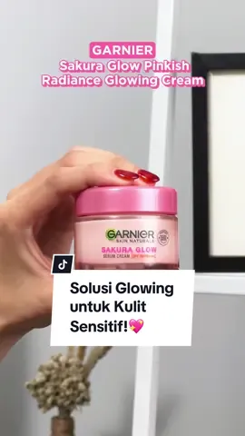 TAG bestie yang punya sensitive skin! 💖 Make sure #skincare routinenya sekarang sama Daycream Sakura Glow #GarnierIndonesia biar kulitnya glowing & anti kusam! 